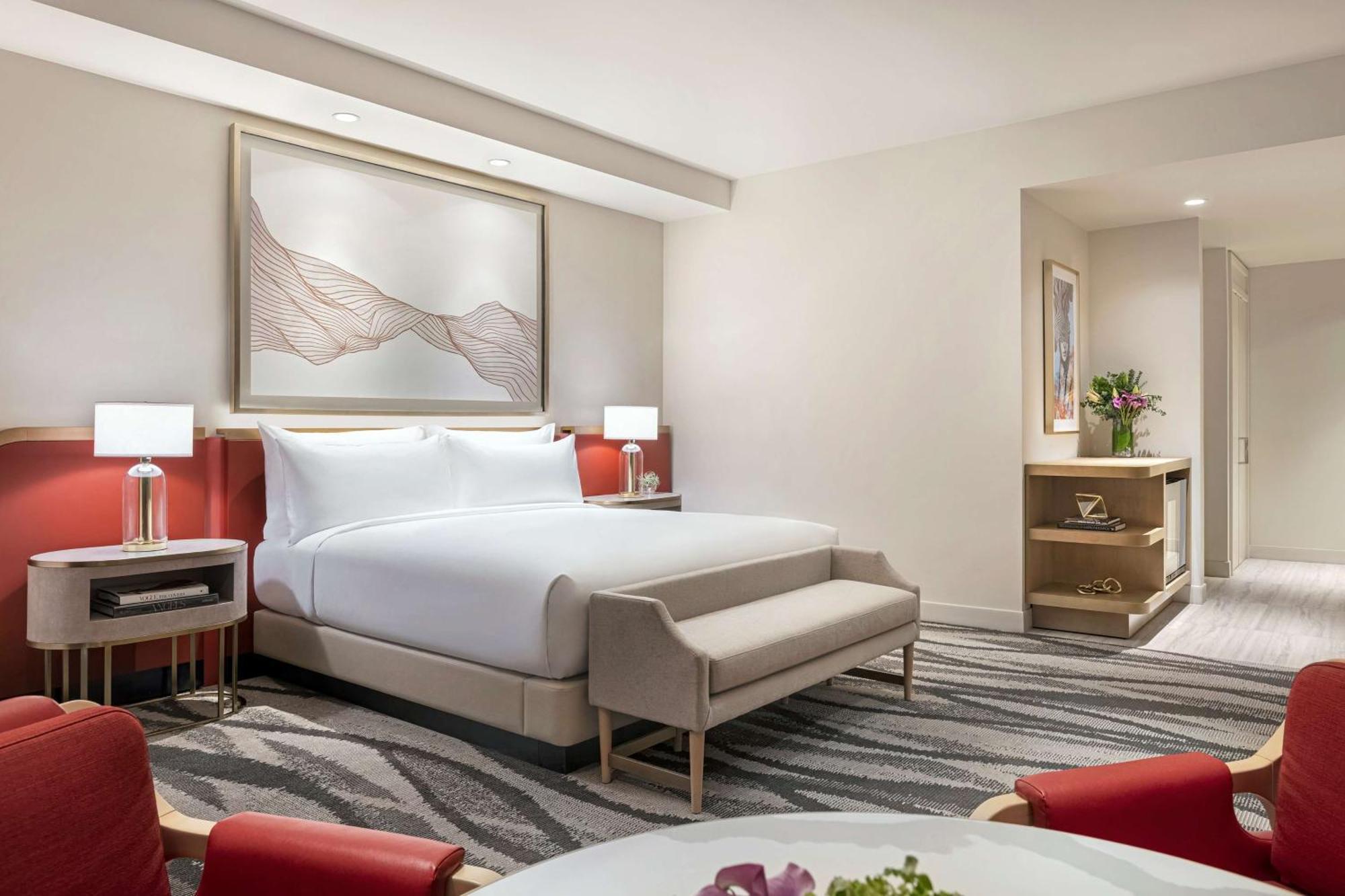 Premium Zimmer mit Kingsize-Bett und Stadtblick - keine Resortgebühr